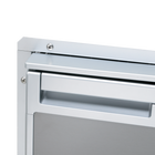 Dometic Coolmatic standard ramme til CR 80 set forfra med køleskabsdør åbnet
